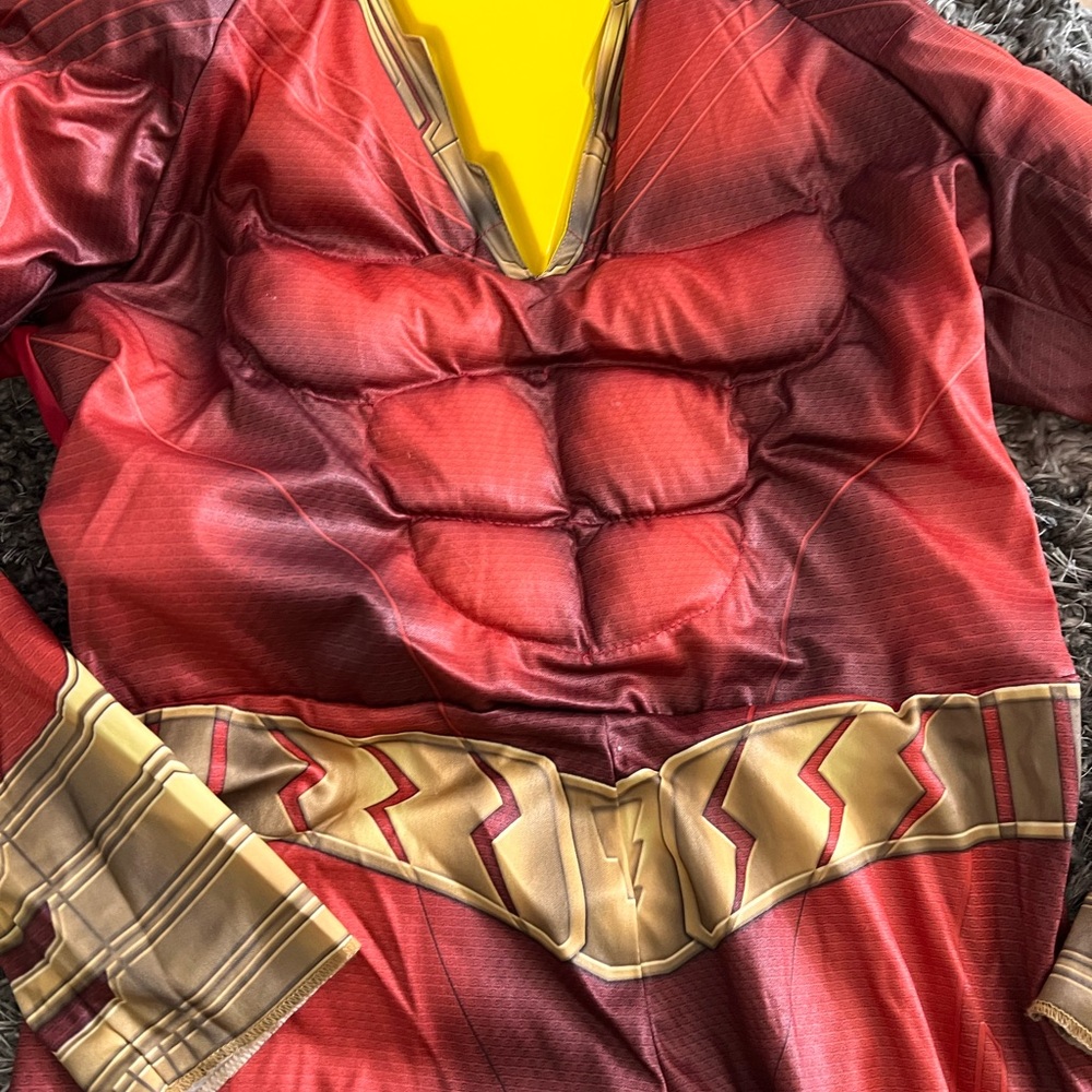 Shazam Kids Costume - Red and Gold - Picture 3 of 6